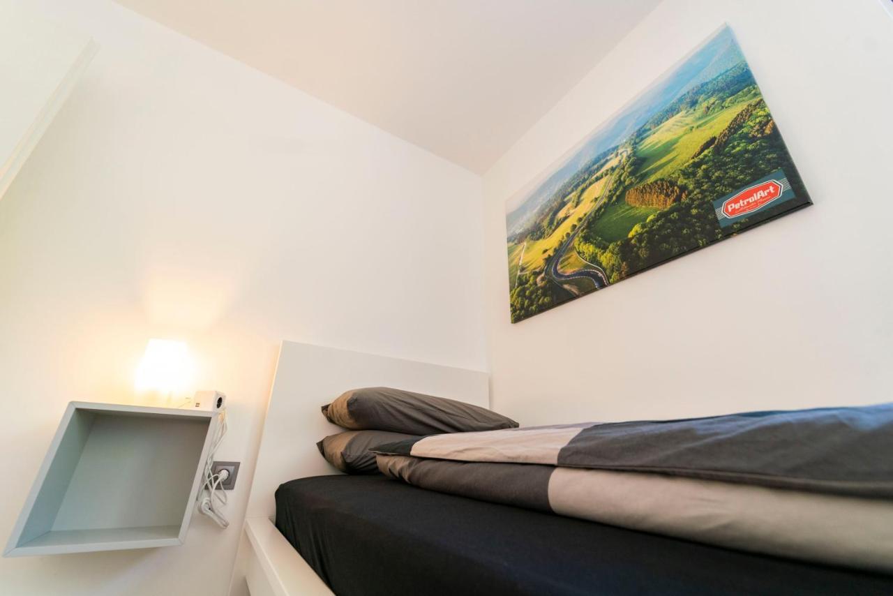 North Loop Rooms 아데나우 외부 사진
